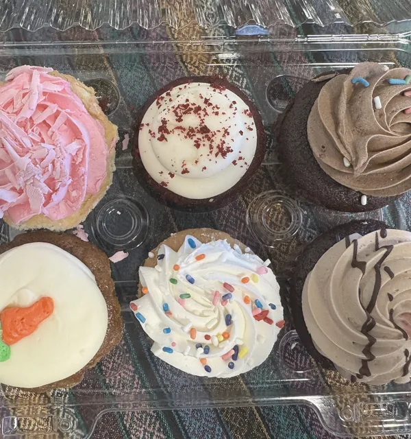 Caja de cupcakes surtidos (foto ilustrativa)